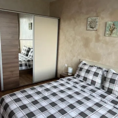 комфорт, близо до летището Apartment *